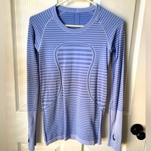 Form fitting workout top.